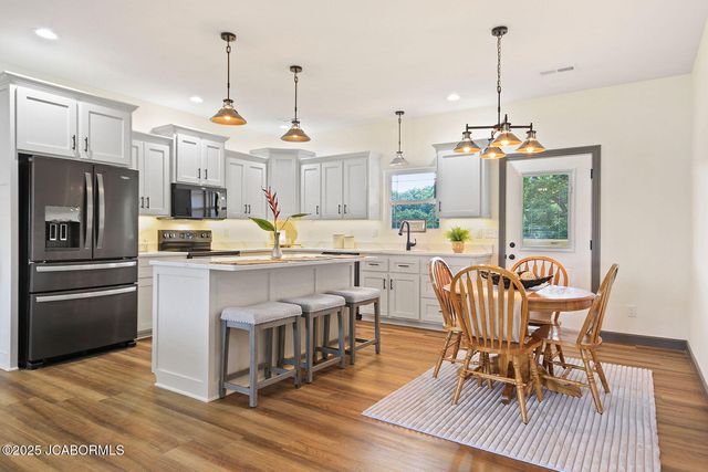 962 Cochise DRIVE, Holts Summit, MO 65043