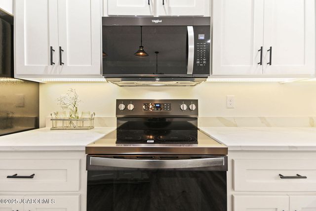 962 Cochise DRIVE, Holts Summit, MO 65043