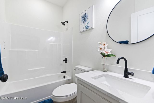 962 Cochise DRIVE, Holts Summit, MO 65043