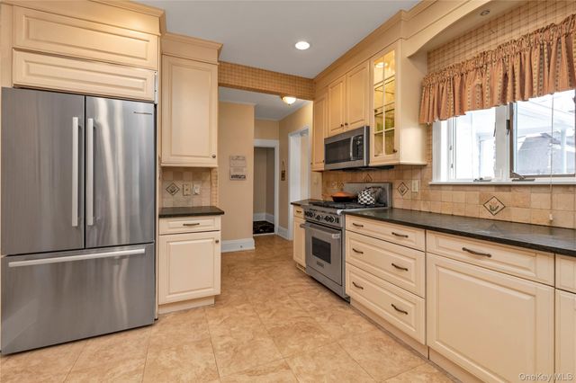 168 Brixton Road, Garden City, NY 11530