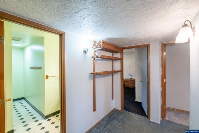 920 N 9th St, Aumsville, OR 97325