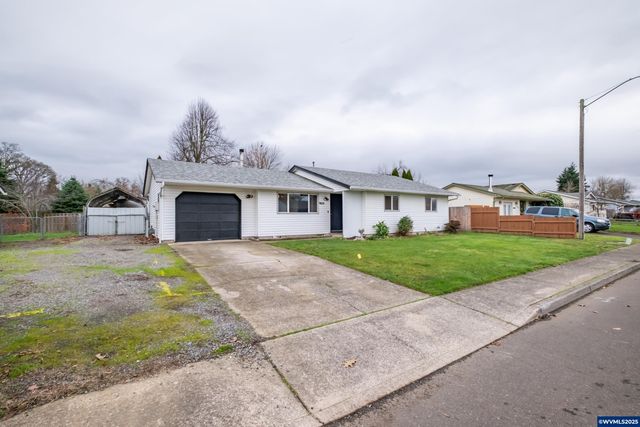 920 N 9th St, Aumsville, OR 97325