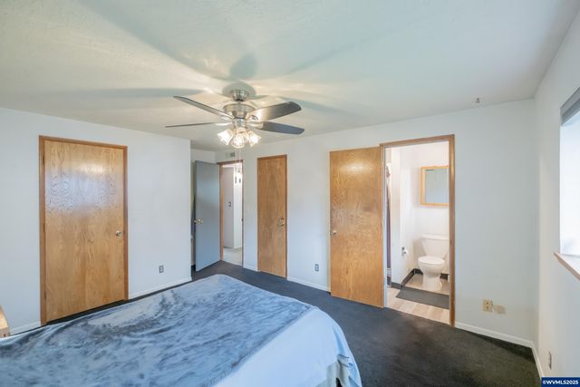 920 N 9th St, Aumsville, OR 97325