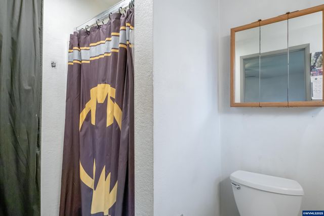 920 N 9th St, Aumsville, OR 97325