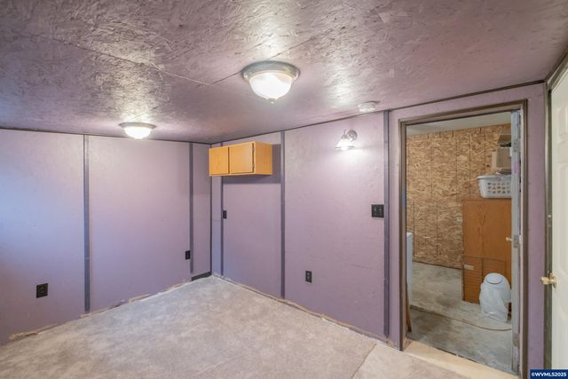 920 N 9th St, Aumsville, OR 97325