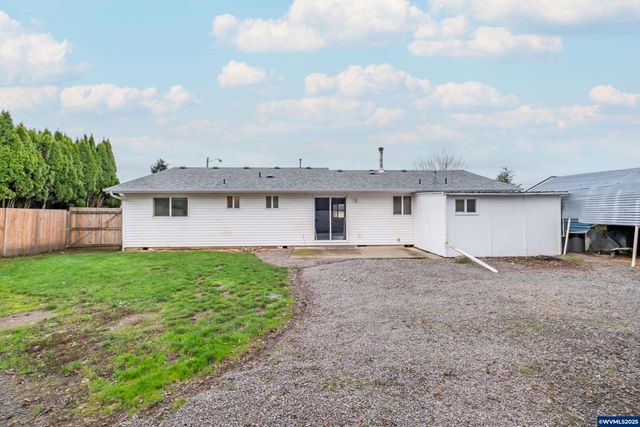 920 N 9th St, Aumsville, OR 97325