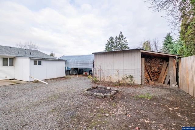 920 N 9th St, Aumsville, OR 97325