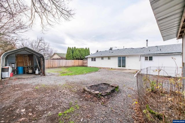 920 N 9th St, Aumsville, OR 97325