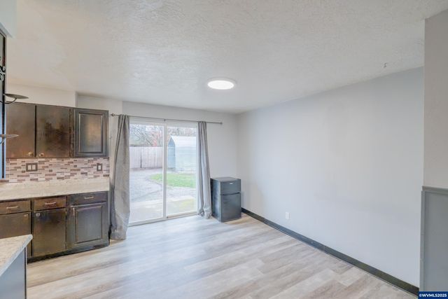 920 N 9th St, Aumsville, OR 97325