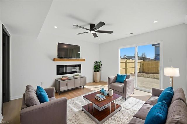 601 Rock Spring Ct, Virginia Beach, VA 23462