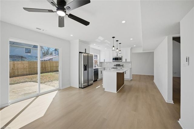 601 Rock Spring Ct, Virginia Beach, VA 23462