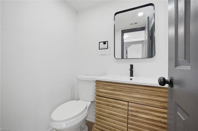 601 Rock Spring Ct, Virginia Beach, VA 23462