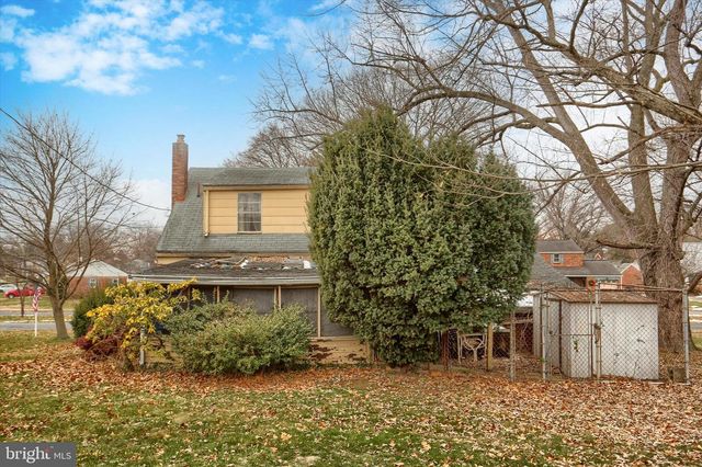 307 PENNSYLVANIA AVE, Camp Hill, PA 17011