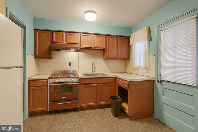 307 PENNSYLVANIA AVE, Camp Hill, PA 17011