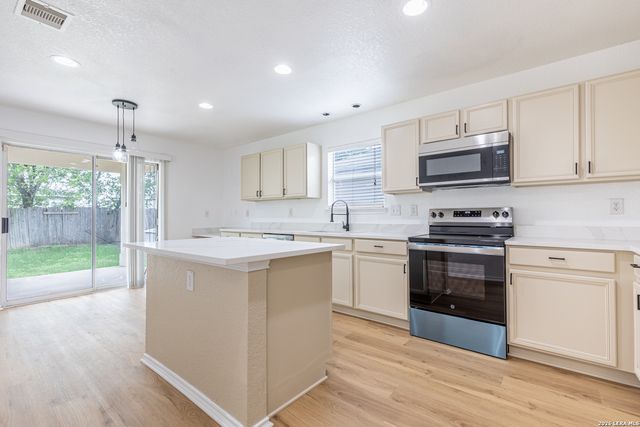 7731 Mesquite Farm, San Antonio, TX 78239