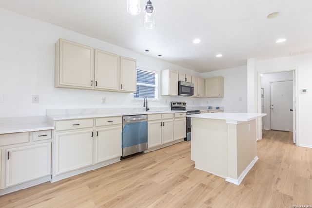 7731 Mesquite Farm, San Antonio, TX 78239