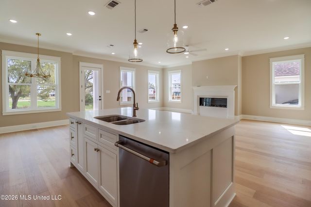 117 W 4th Street, Long Beach, MS 39560