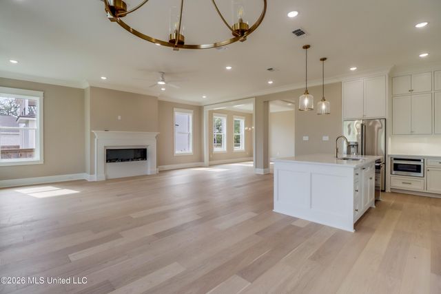 117 W 4th Street, Long Beach, MS 39560