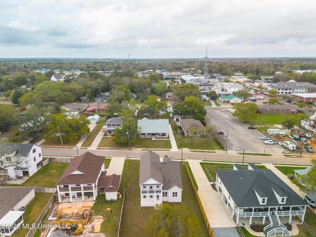 117 W 4th Street, Long Beach, MS 39560