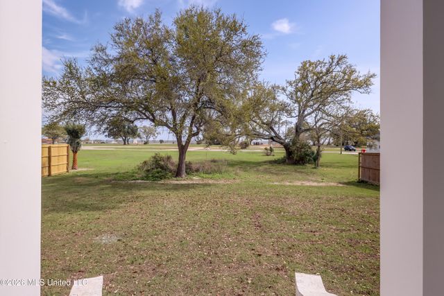 117 W 4th Street, Long Beach, MS 39560