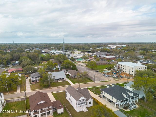 117 W 4th Street, Long Beach, MS 39560