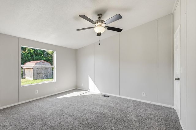 11105 Mckinley Drive, Venus, TX 76084