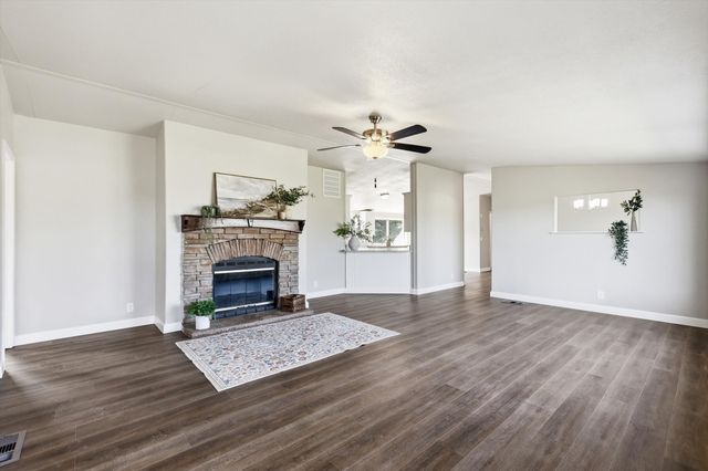 11105 Mckinley Drive, Venus, TX 76084