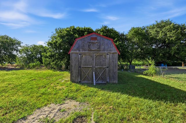 11105 Mckinley Drive, Venus, TX 76084