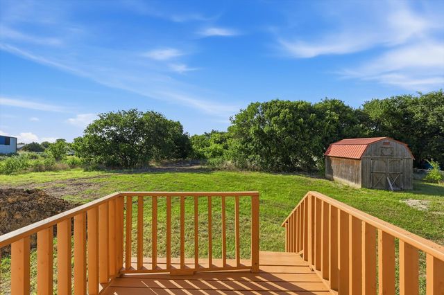 11105 Mckinley Drive, Venus, TX 76084