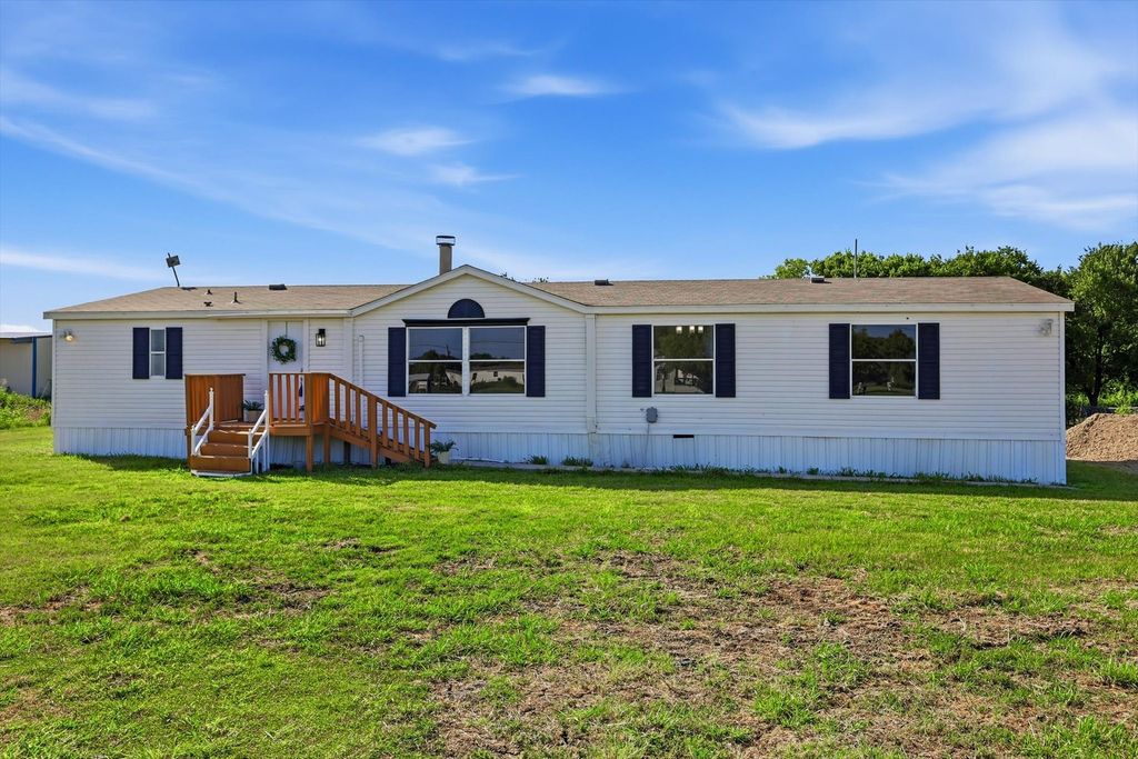 11105 Mckinley Drive, Venus, TX 76084