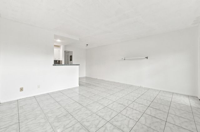 310 OAKRIDGE R Court 310, Deerfield Beach, FL 33442
