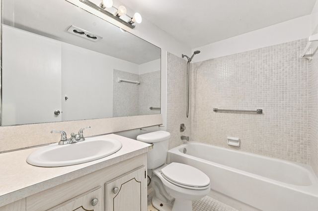 310 OAKRIDGE R Court 310, Deerfield Beach, FL 33442