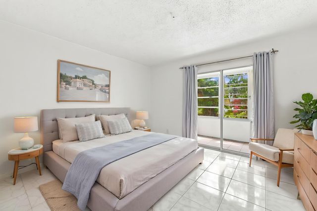 310 OAKRIDGE R Court 310, Deerfield Beach, FL 33442