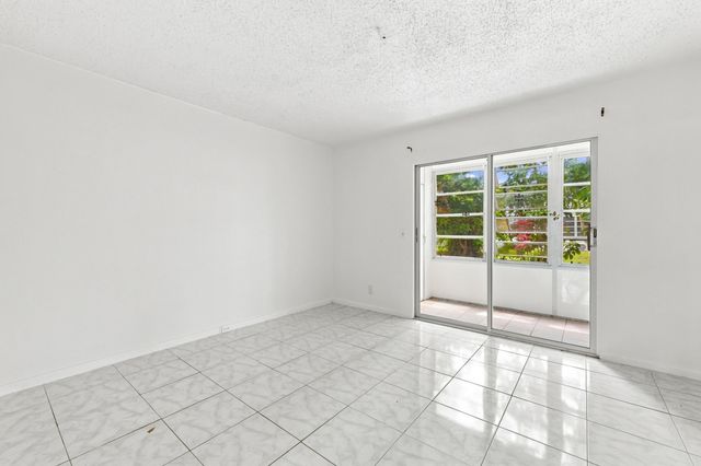 310 OAKRIDGE R Court 310, Deerfield Beach, FL 33442