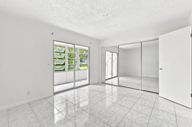 310 OAKRIDGE R Court 310, Deerfield Beach, FL 33442