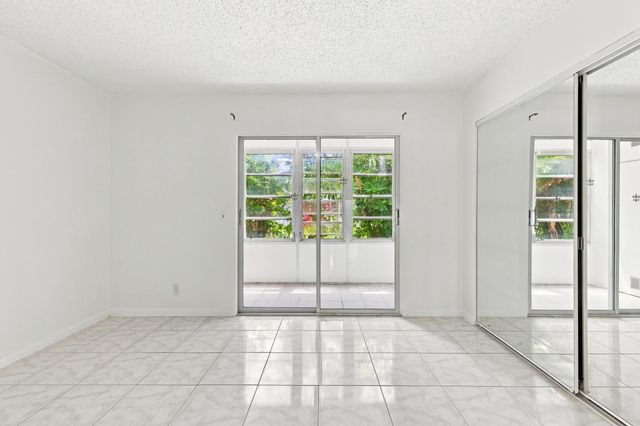 310 OAKRIDGE R Court 310, Deerfield Beach, FL 33442