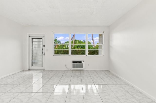 310 OAKRIDGE R Court 310, Deerfield Beach, FL 33442