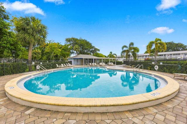 310 OAKRIDGE R Court 310, Deerfield Beach, FL 33442