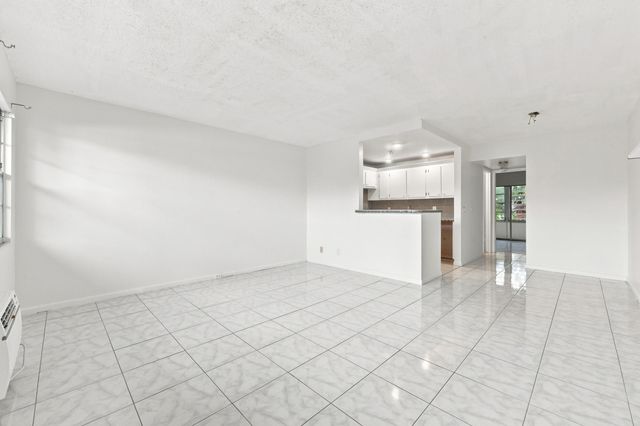 310 OAKRIDGE R Court 310, Deerfield Beach, FL 33442