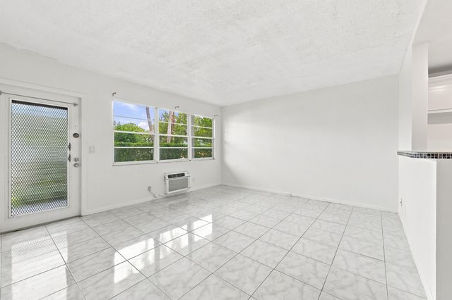 310 OAKRIDGE R Court 310, Deerfield Beach, FL 33442