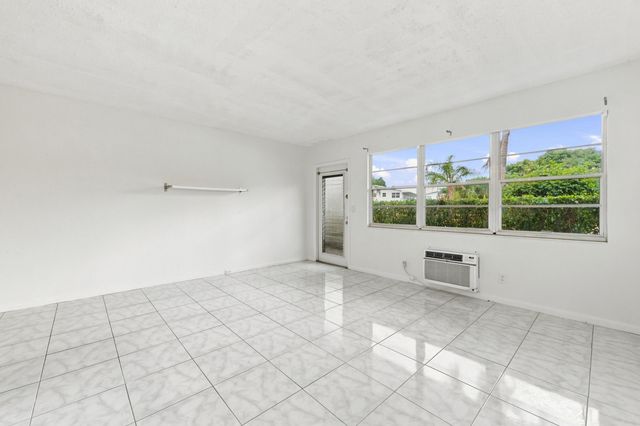 310 OAKRIDGE R Court 310, Deerfield Beach, FL 33442