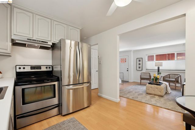 2207 Damuth St 2, Oakland, CA 94602