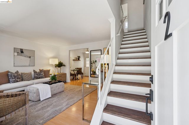 2207 Damuth St 2, Oakland, CA 94602