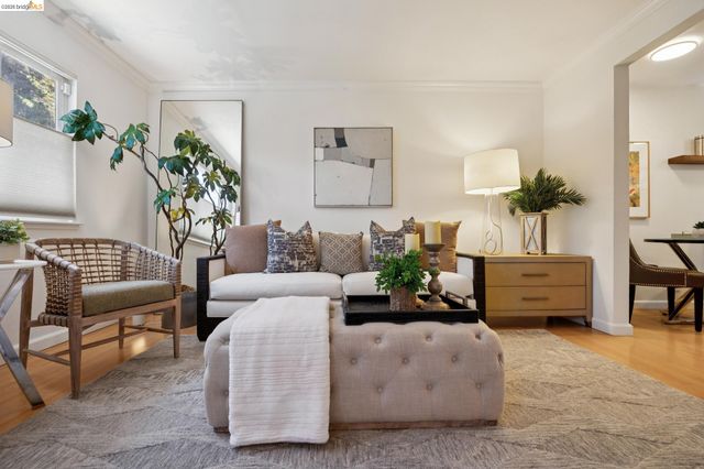 2207 Damuth St 2, Oakland, CA 94602
