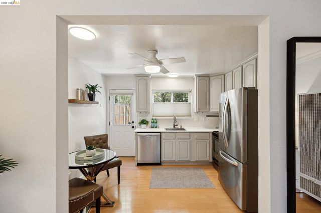 2207 Damuth St 2, Oakland, CA 94602