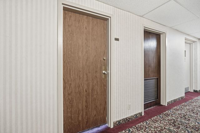 70 Southbridge St 402, Worcester, MA 01608