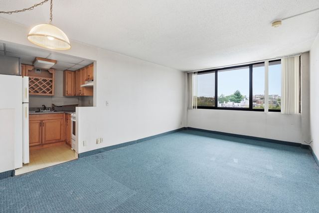 70 Southbridge St 402, Worcester, MA 01608