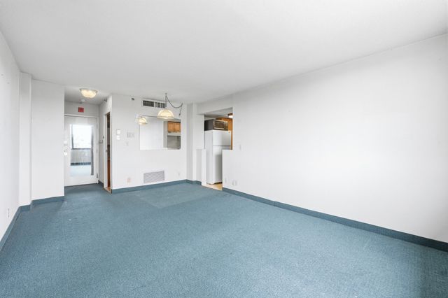 70 Southbridge St 402, Worcester, MA 01608