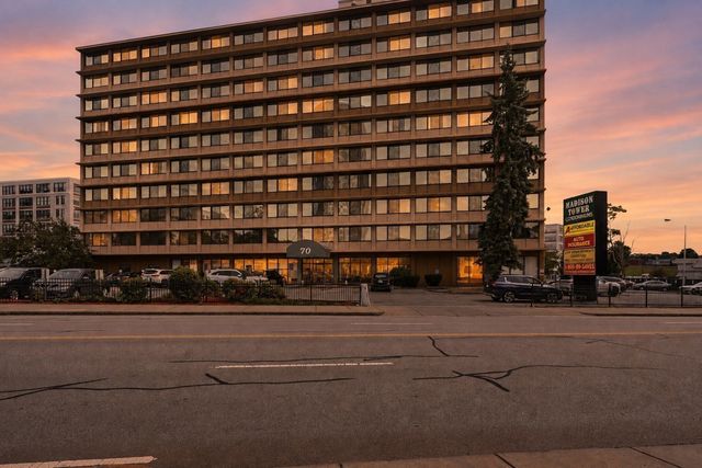 70 Southbridge St 402, Worcester, MA 01608