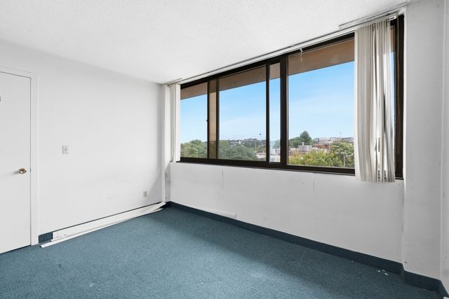 70 Southbridge St 402, Worcester, MA 01608